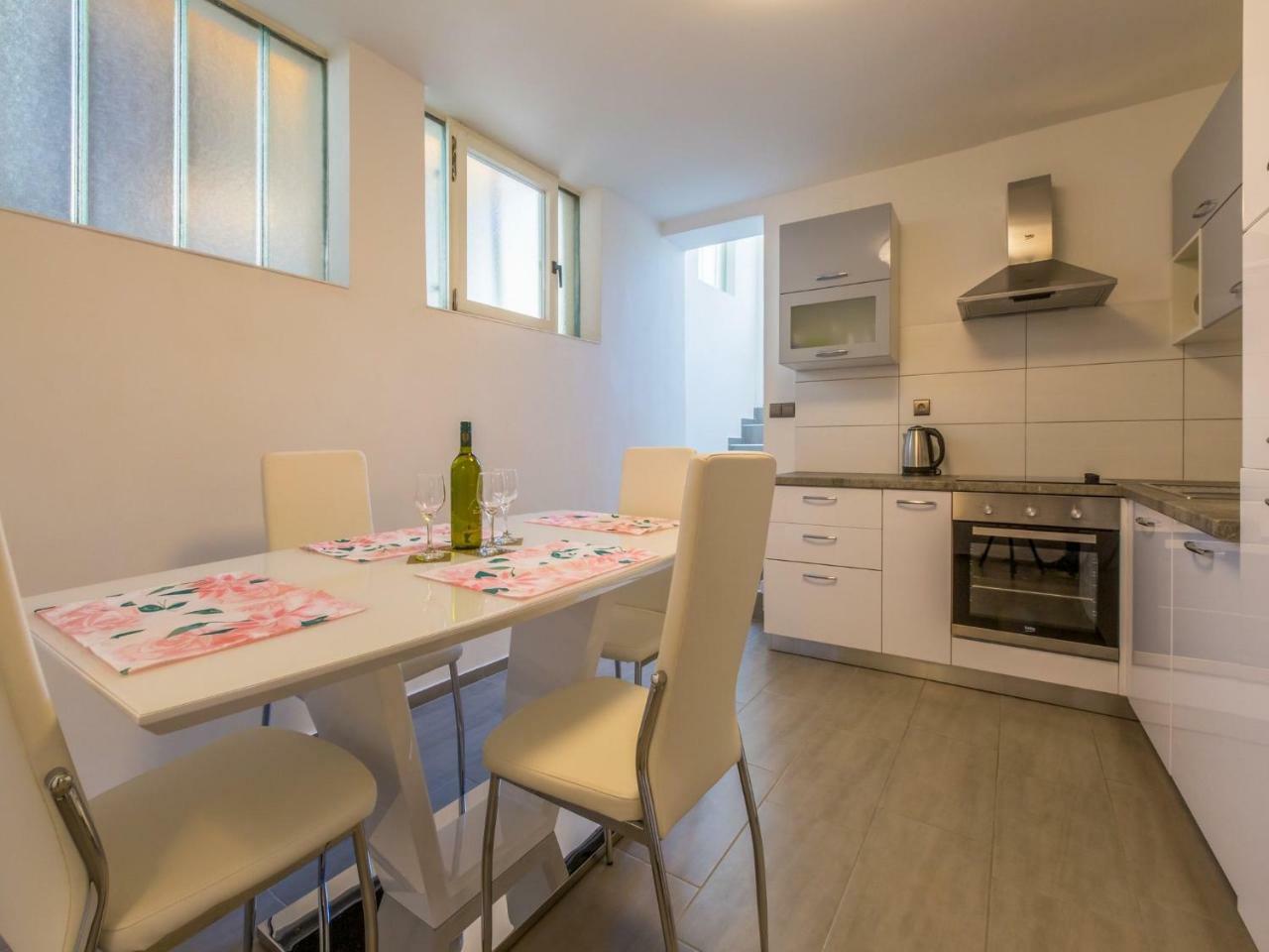 Apartments Jadranka Dramalj Eksteriør bilde